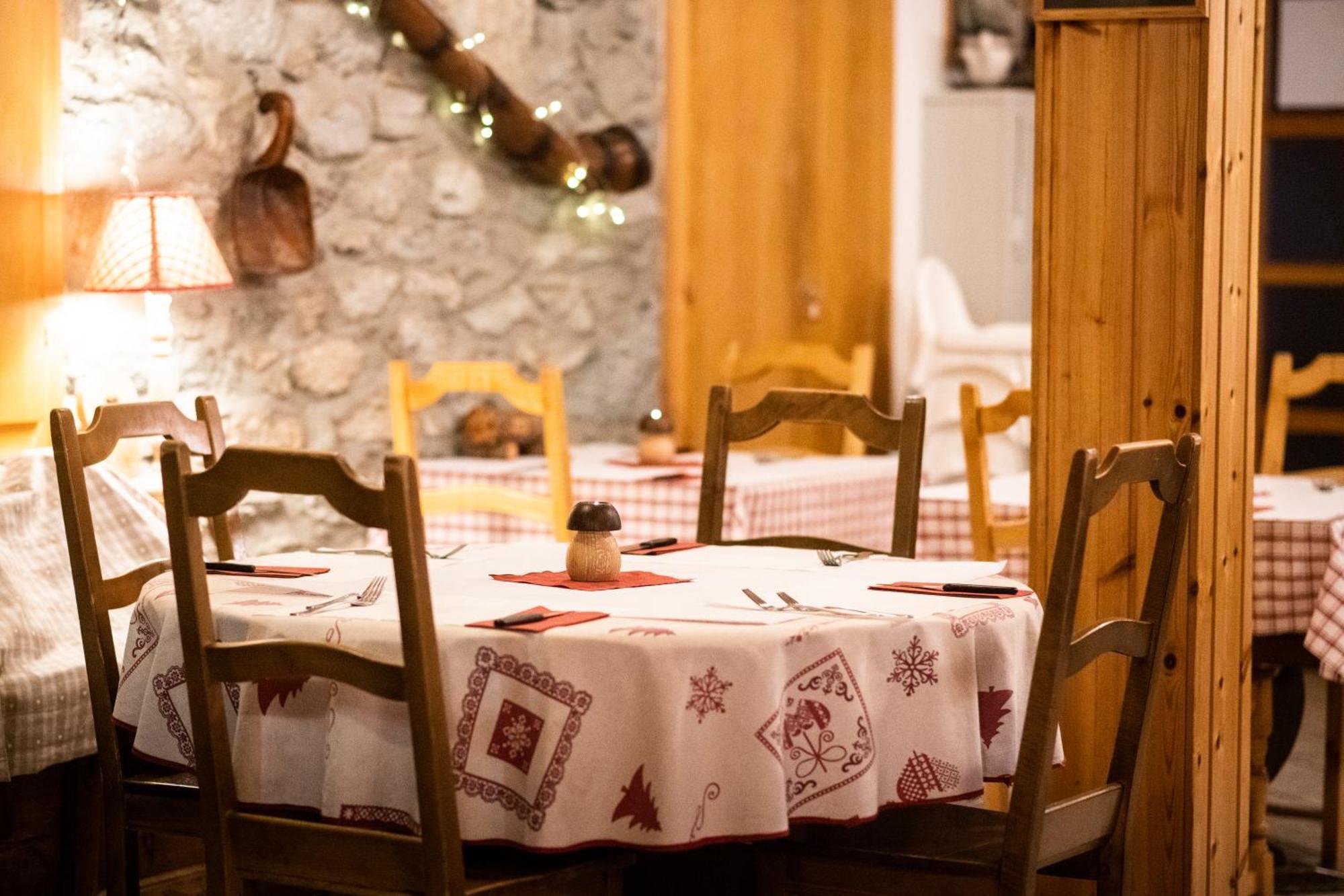 Hotel Aiguille De La Tza 2*