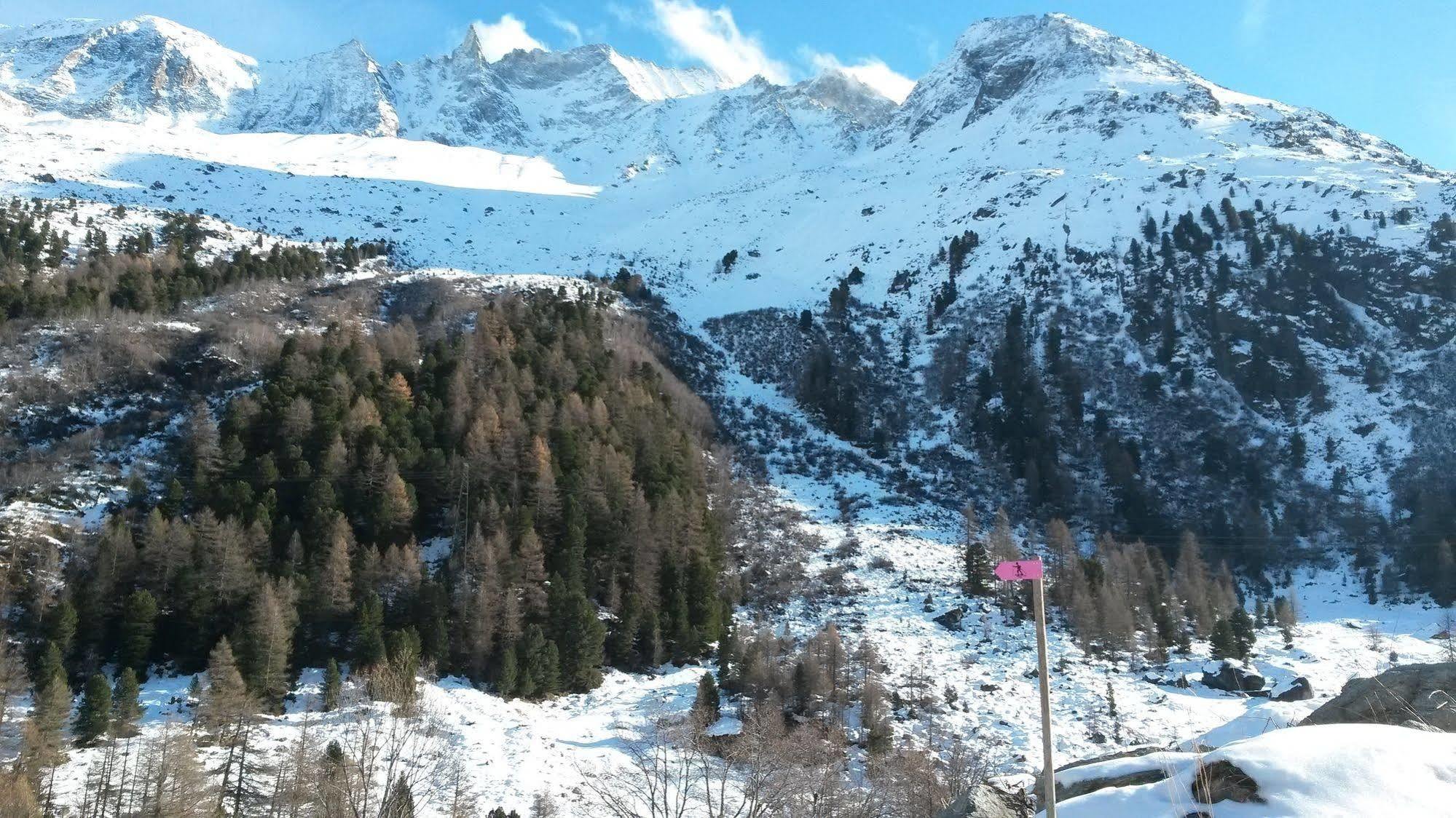 Aiguille De La Tza 2*