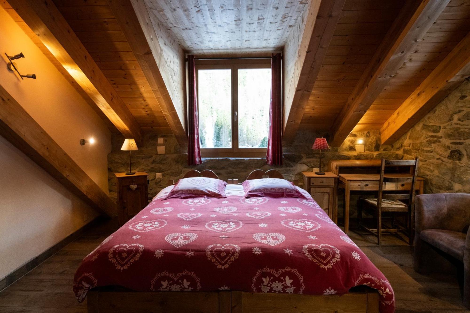 Aiguille De La Tza Hotel